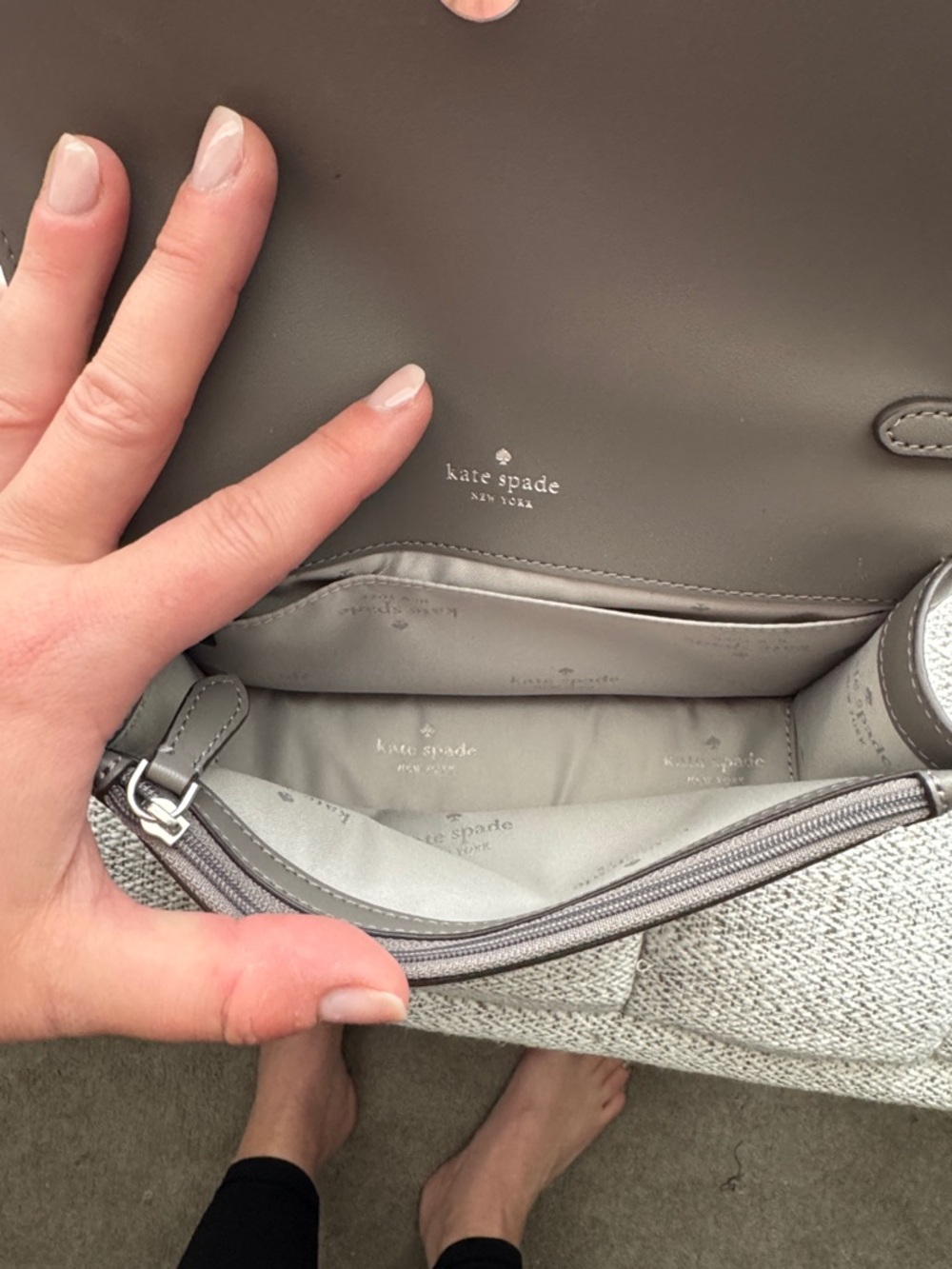 Kate Spade York Knot Suede crossbody - Picture 2 of 4